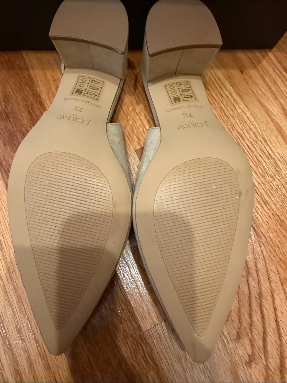 J. Crew NEVER WORN Pointed-Toe Bow Flats in Light Beige